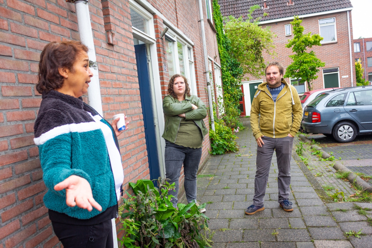 Buren met elkaar in gesprek