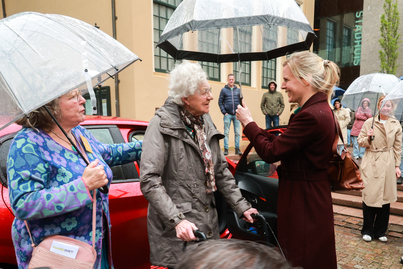 Foto opening AutoMaatje Zwolle